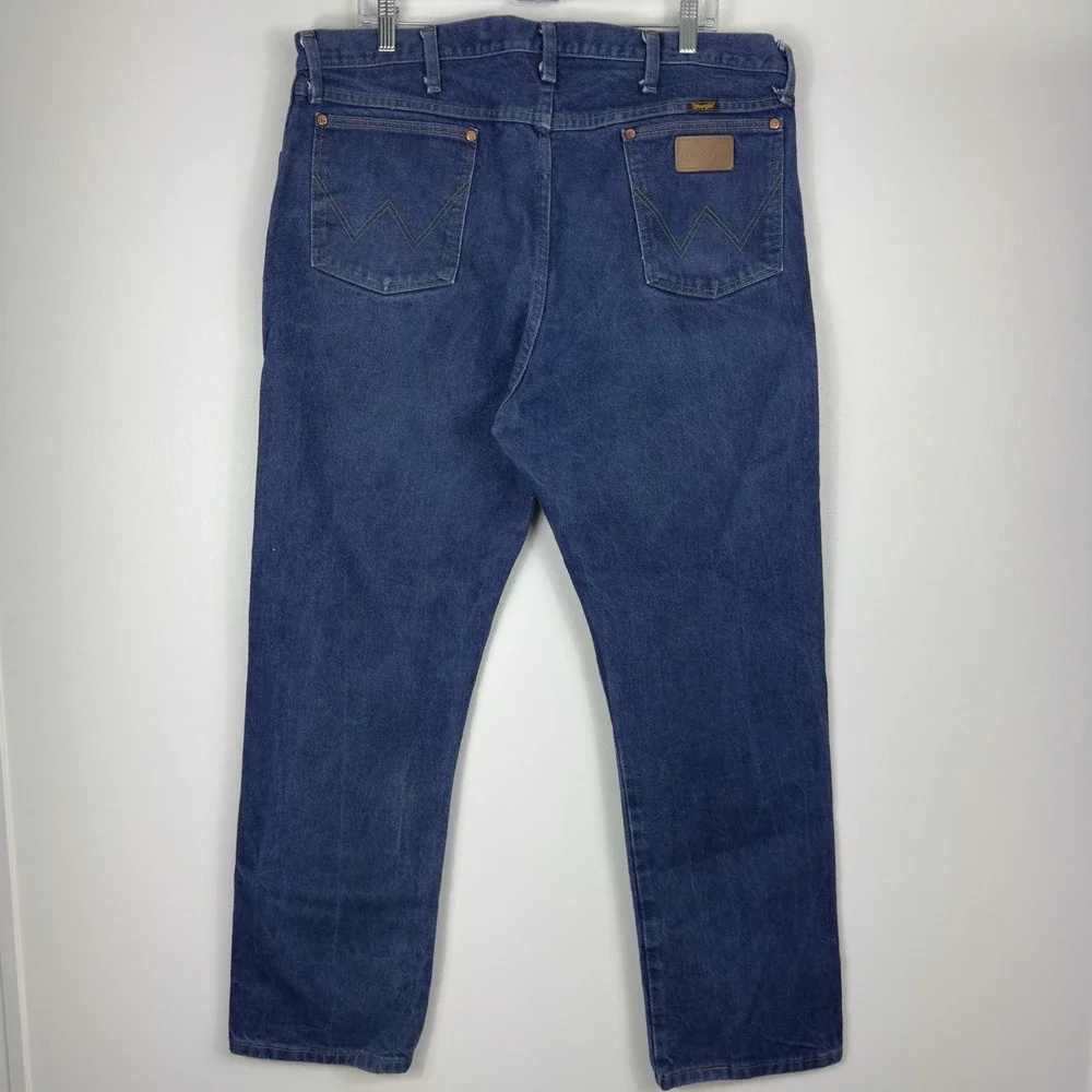 Wrangler 13MWZ Jeans Men 36x30 Denim Cowboy Cut Medium Wash Straight Heavyweight - Picture 3 of 13